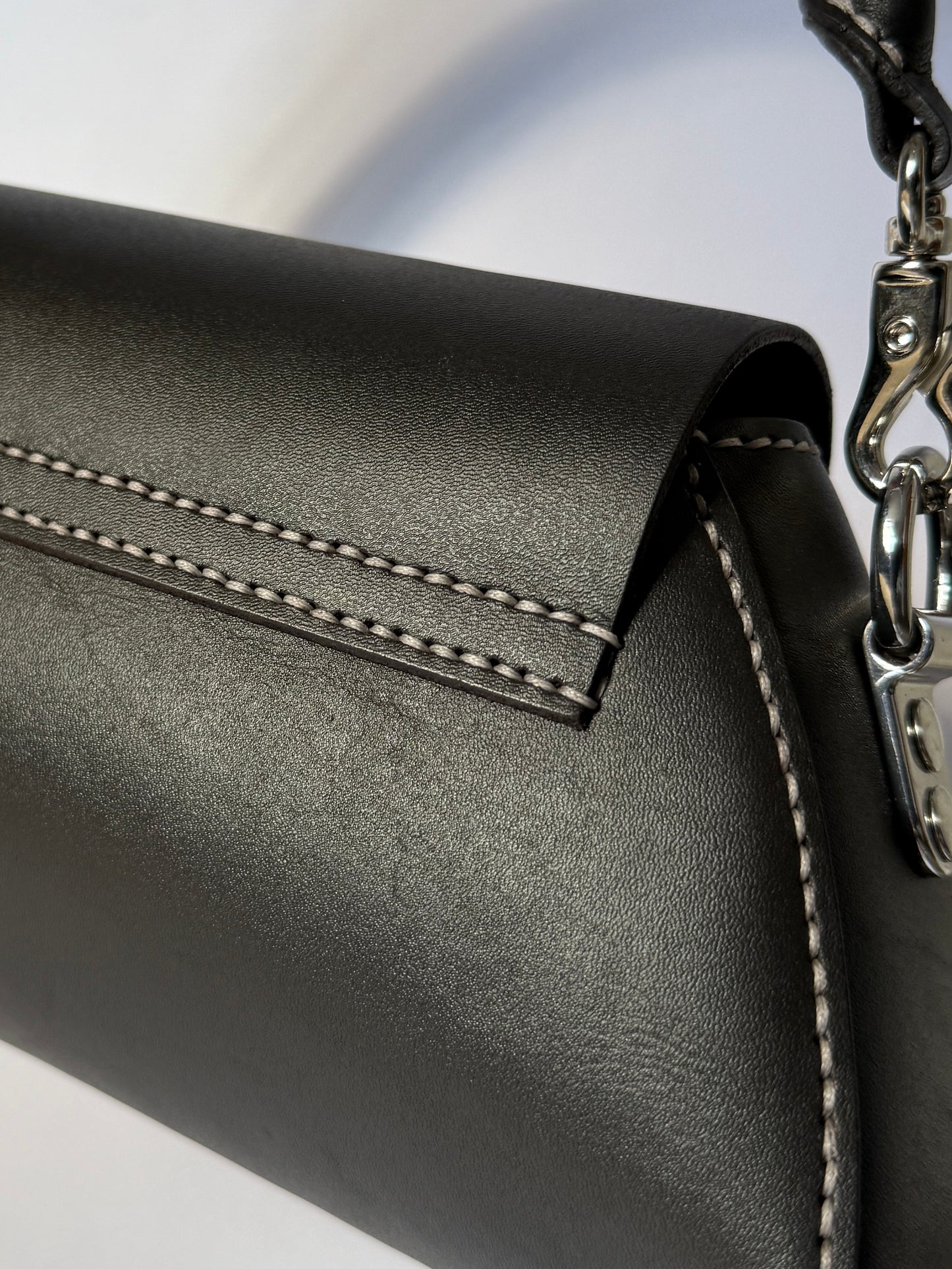 The Satria (black/silver/magnet)