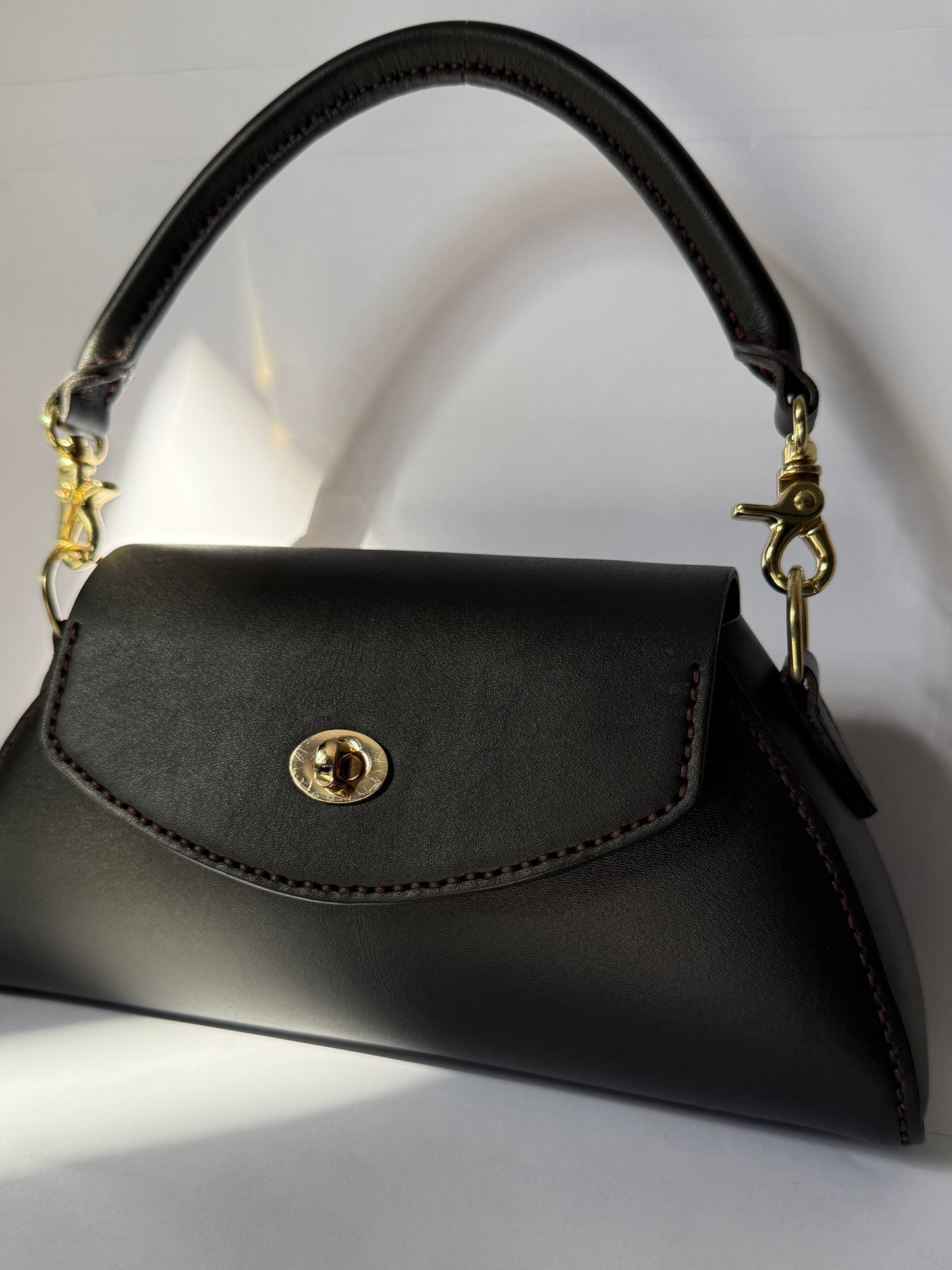 The Satria (black/gold)