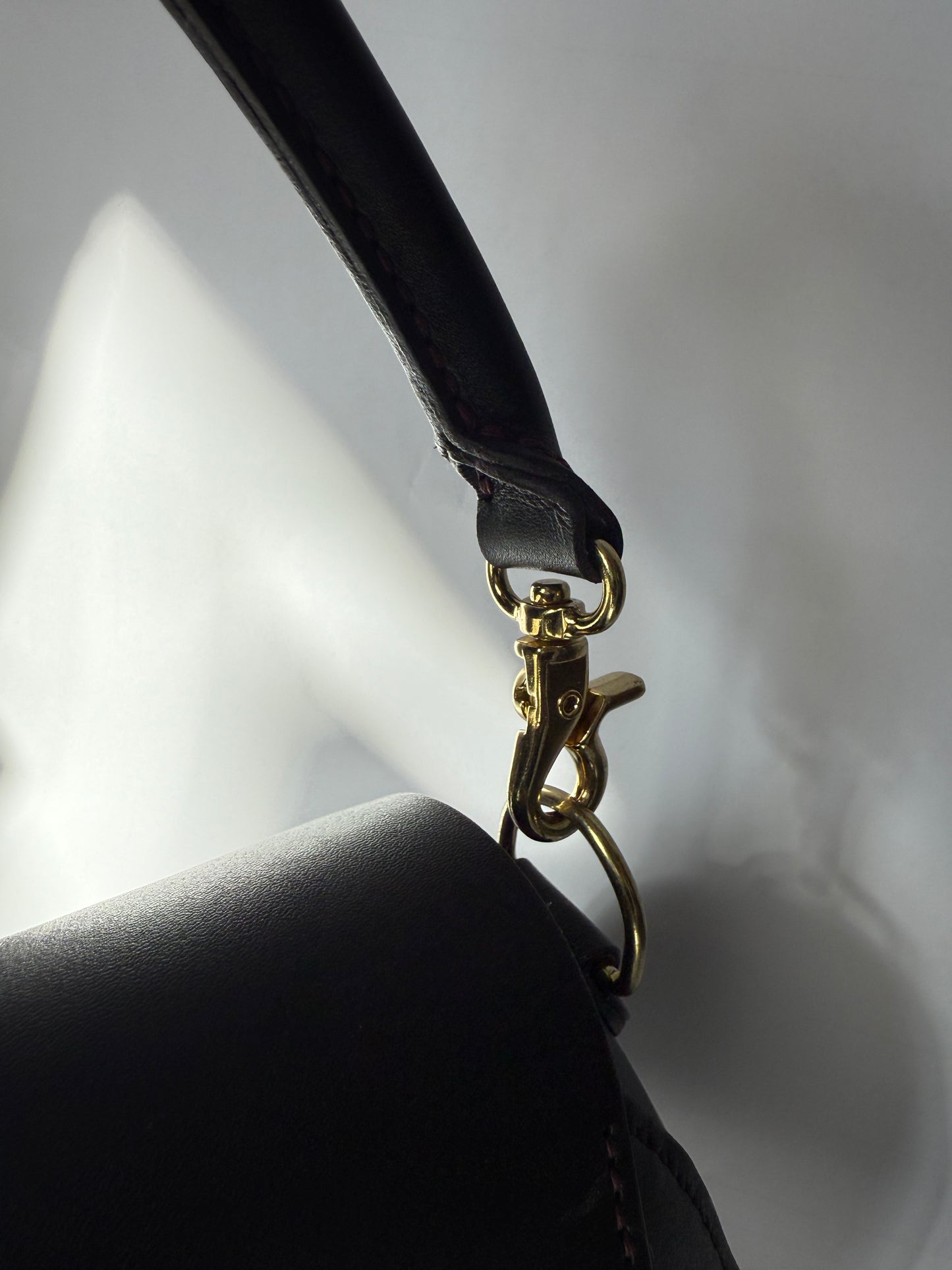 The Satria (black/gold)