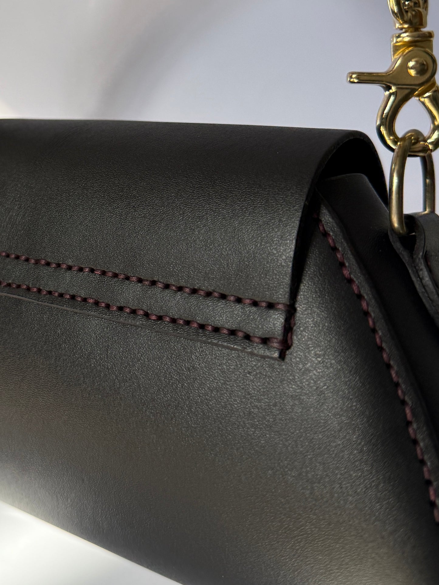 The Satria (black/gold)