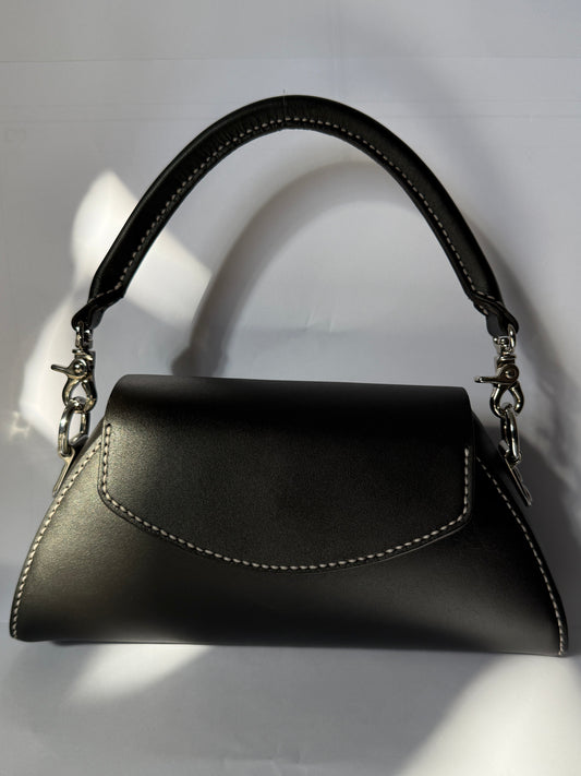 The Satria (black/silver/magnet)