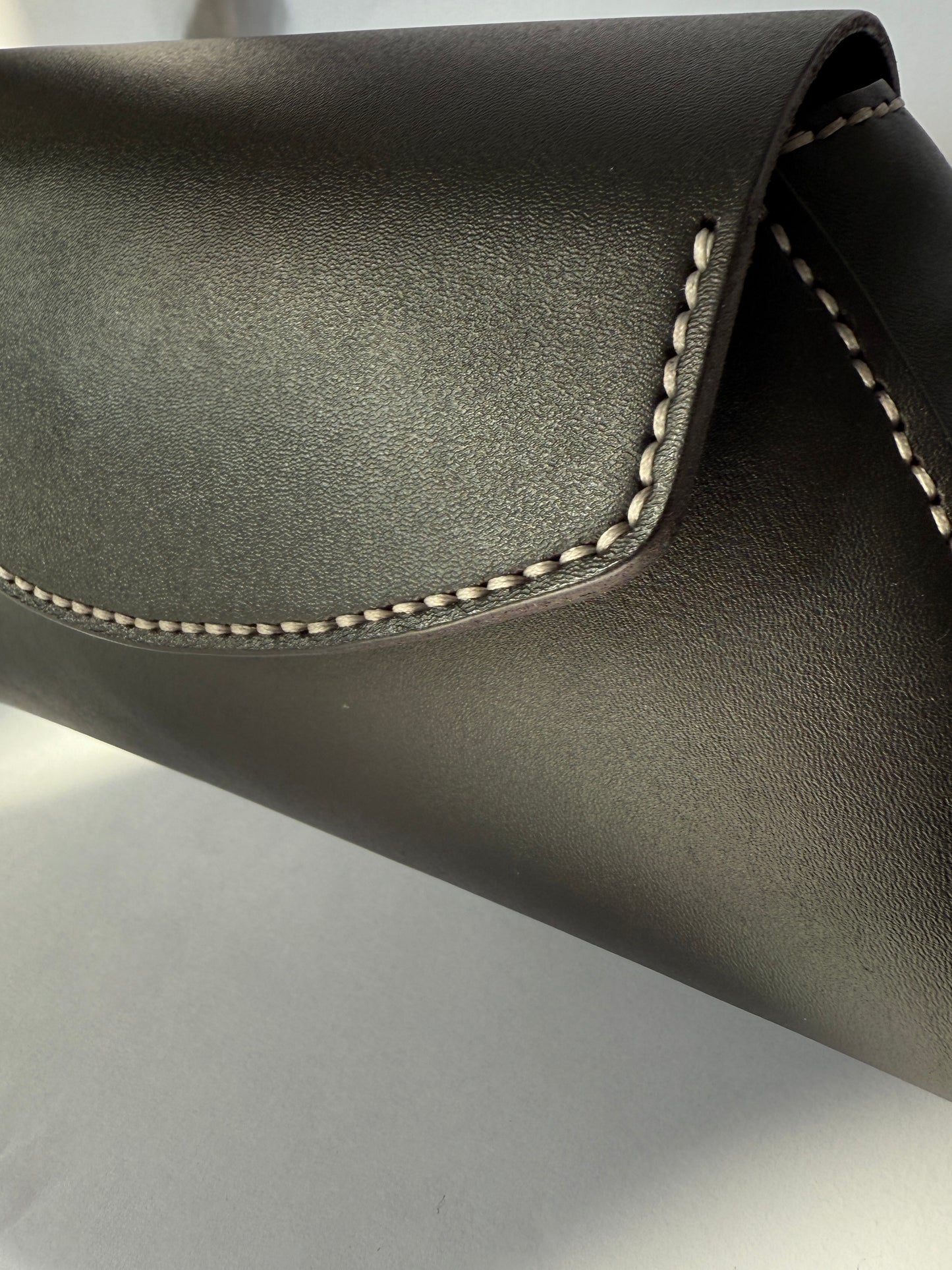 The Satria (black/silver/magnet)