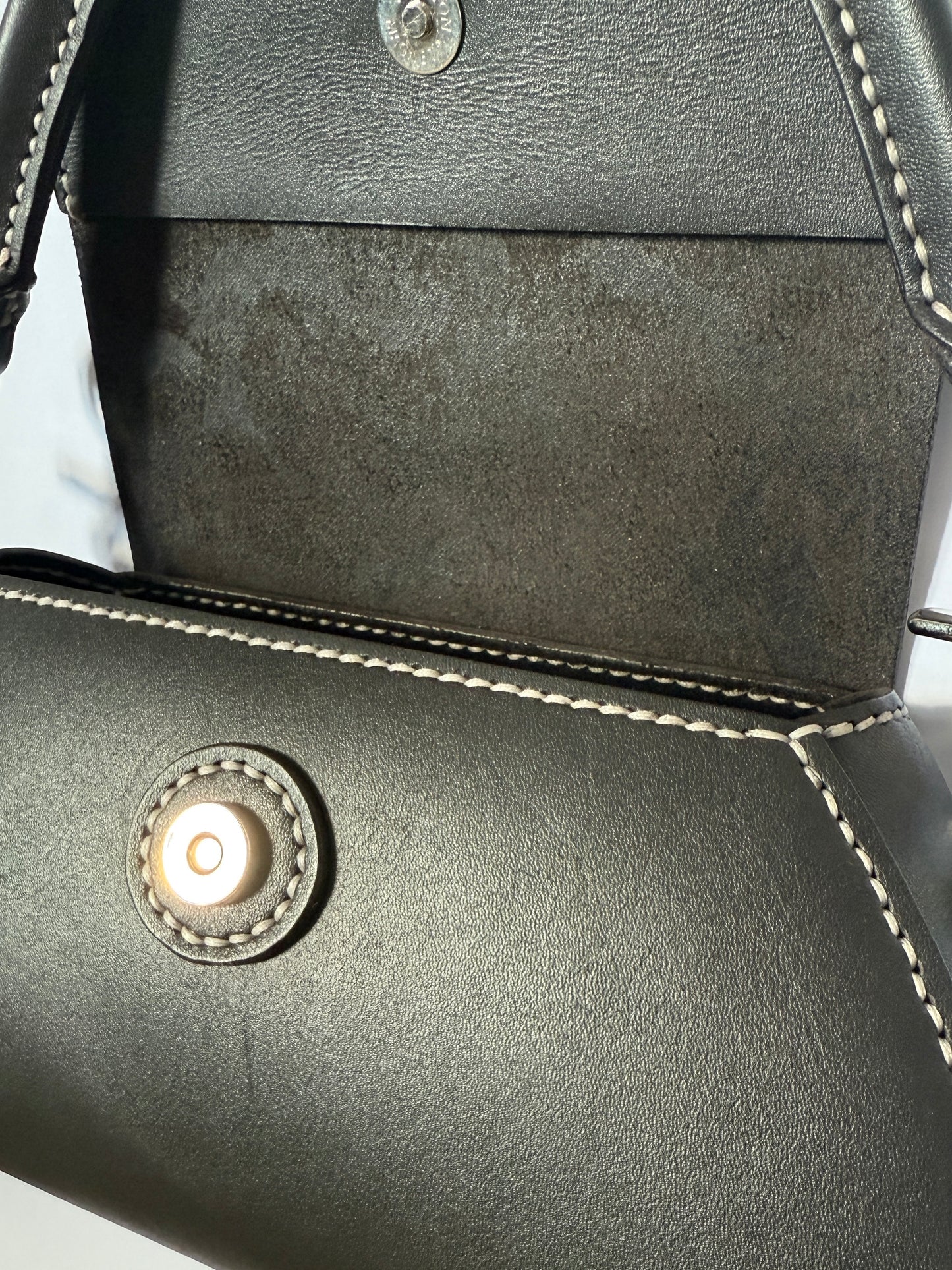 The Satria (black/silver/magnet)